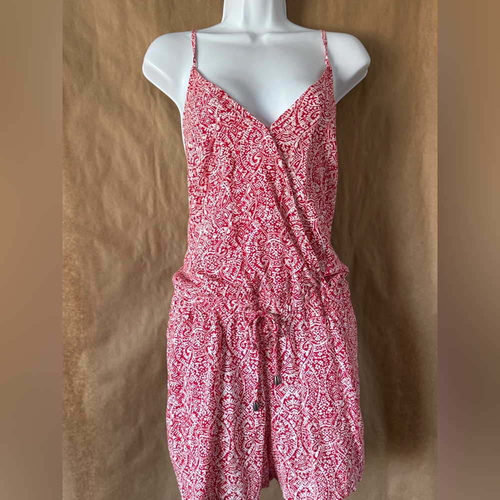 Splendid faux wrap front romper with drawstring in red print medium